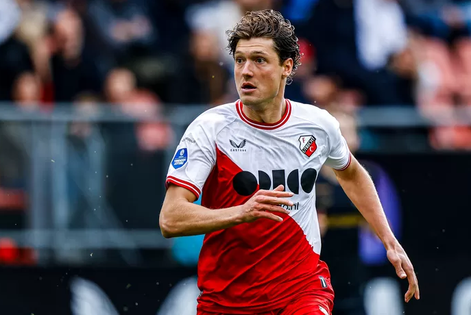 FC Twente takes over Sam Lammers from Rangers for several million