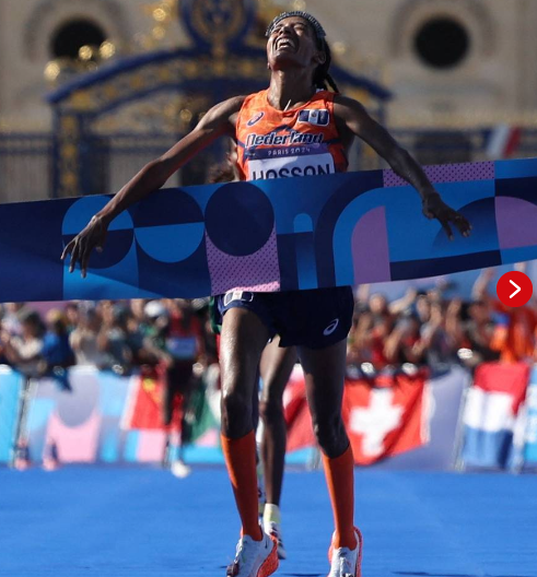 Waanzinnig! Sifan Hassan schittert met marathongoud en voltooit unieke trilogie in Parijs met drie medailles